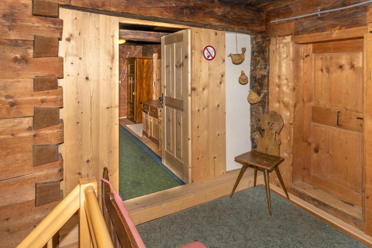 Haus Holzwurm Apartman Raggal Kültér fotó