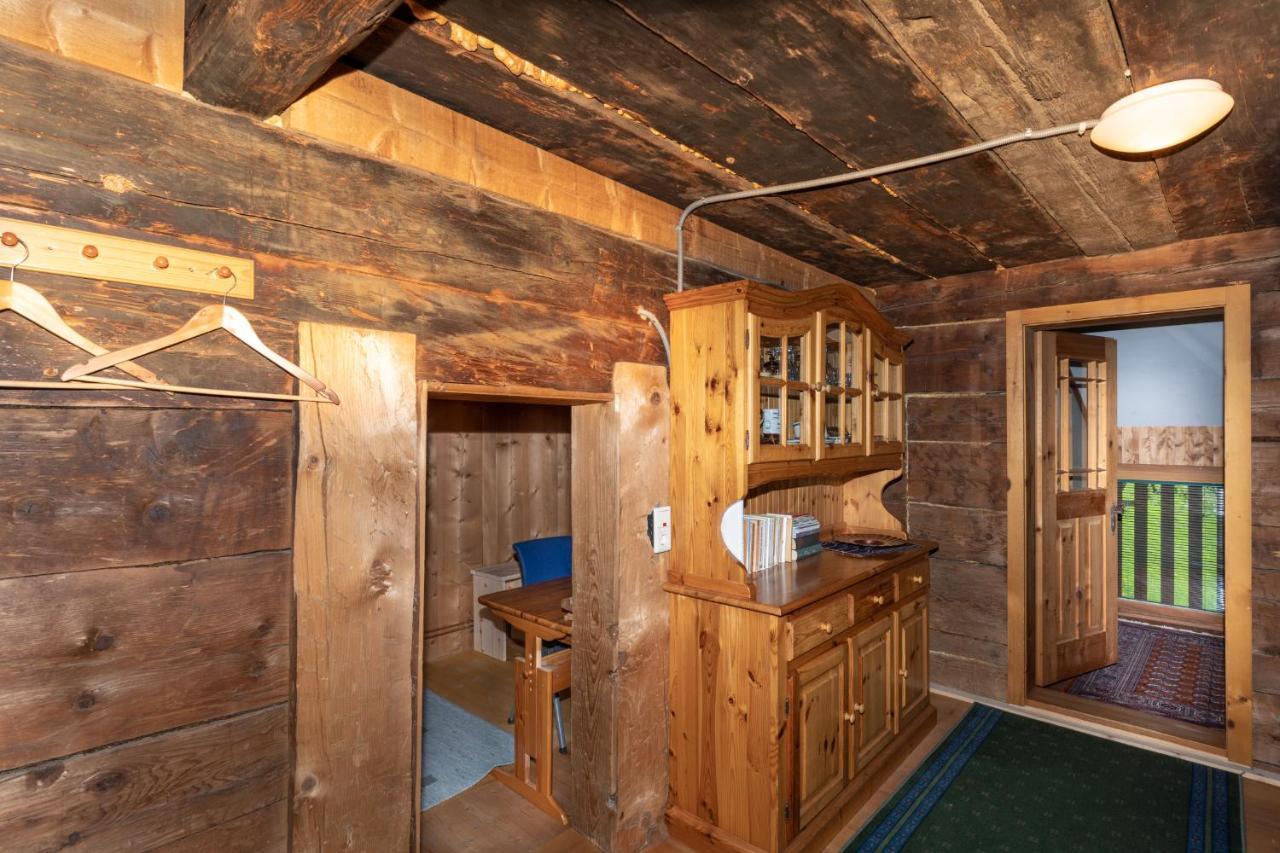 Haus Holzwurm Apartman Raggal Kültér fotó